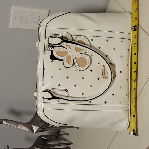 Guess handbag - Picture 2 of 6